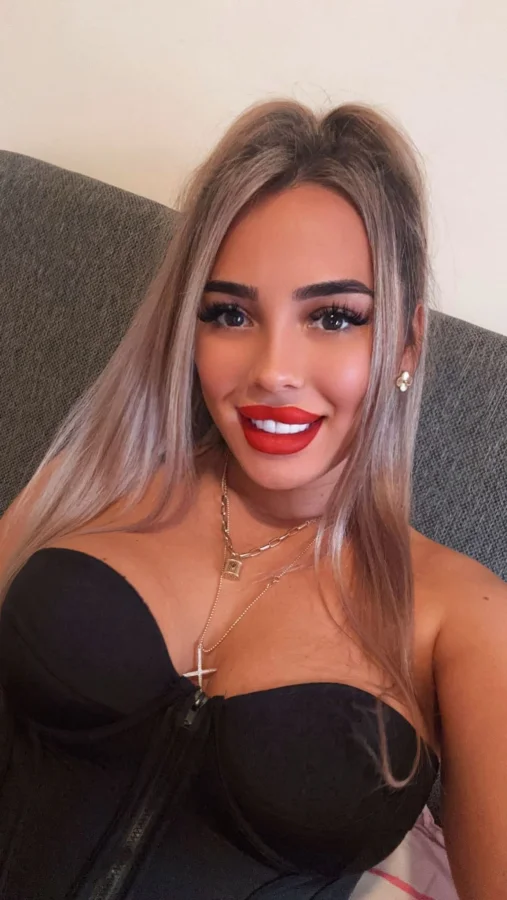 A selfie of a very beautiful London escort named Martini 